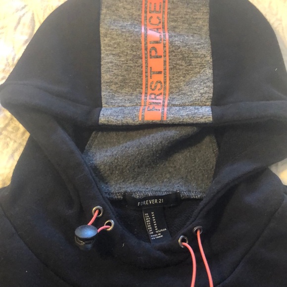 Cropped sweatshirt - Picture 2 of 2